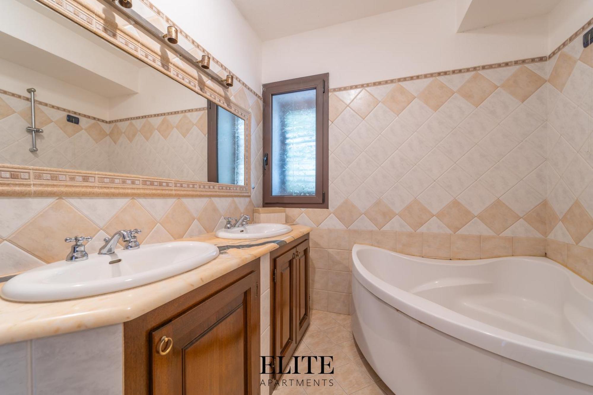 B&B My Home Al Centro Di Olbia Buitenkant foto