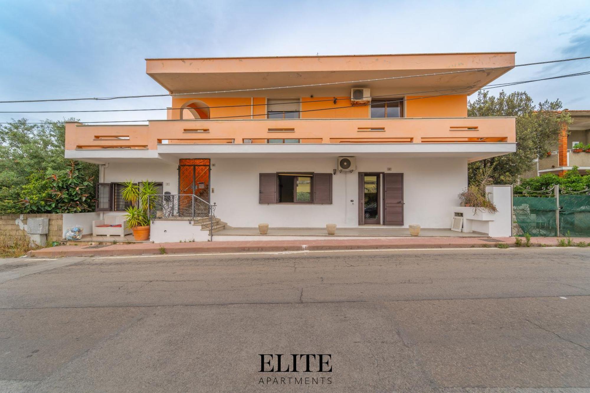 B&B My Home Al Centro Di Olbia Buitenkant foto