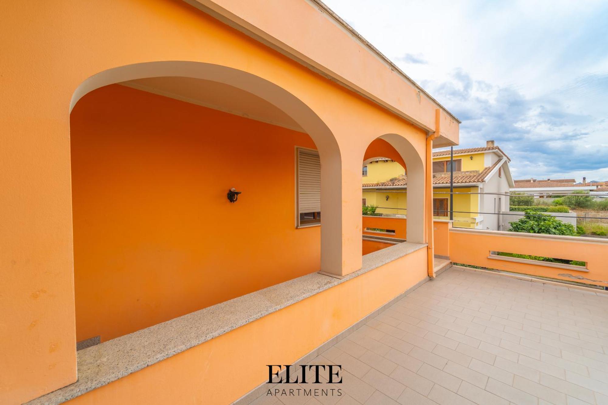 B&B My Home Al Centro Di Olbia Buitenkant foto